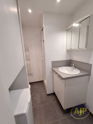  Appartement à louer 1 pièce 27 m²