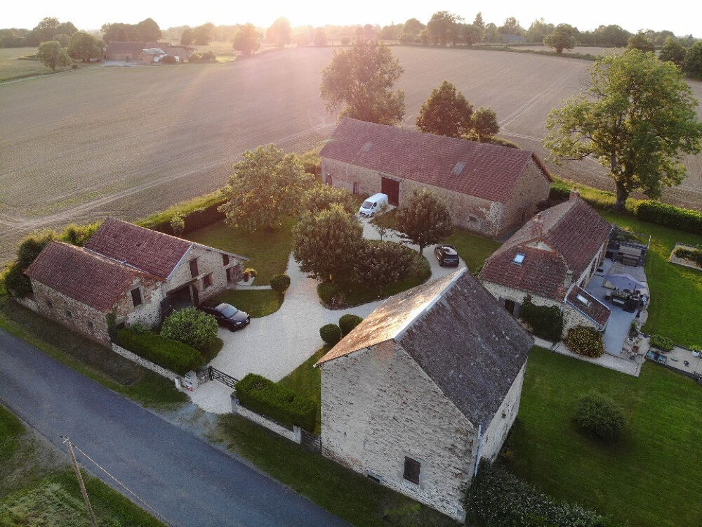 Vente Maison CREUSE, près de Boussac - Maison individuelle avec gîte et granges Boussac