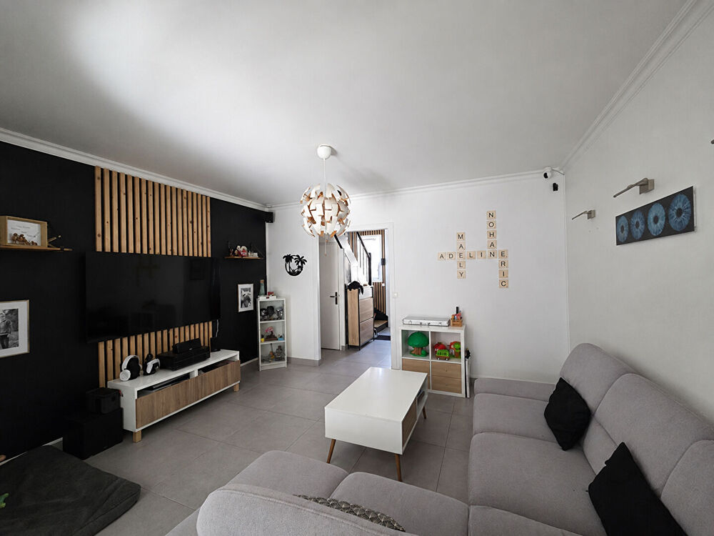 Vente Maison LE MANS . Maison de ville rénovée avec goût, à seulement 3 km du centre-ville ! Le mans