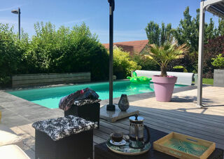  Maison  vendre 8 pices 230 m