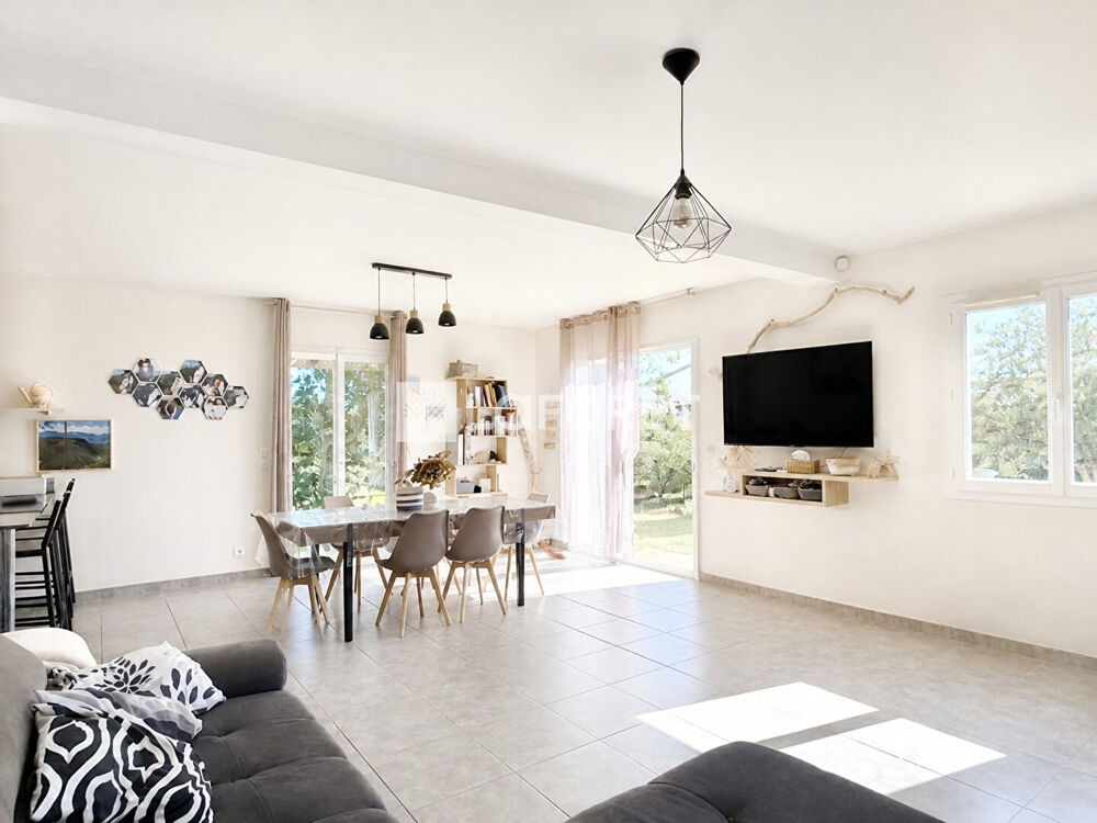 Vente Maison Maison récente en R+1. 4 chambres sur 816m2 terrain avec piscine Ortaffa