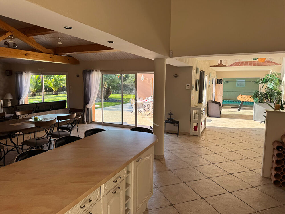 Vente Maison Maison Le Fenouiller  7 pièce(s) 318m2 Le fenouiller