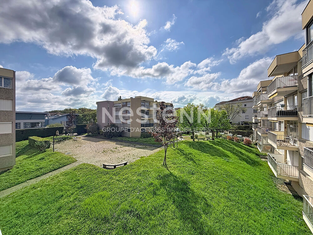 Appartement 5 Pièces avec 4 chambres Balcon Cave et Parking Fort - 69500 BRON