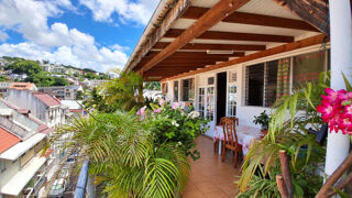  Immeuble à vendre 15 + pièces 742 m²