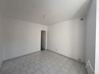  Appartement à louer 2 pièces 33 m²