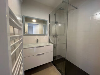  Appartement à louer 2 pièces 56 m²