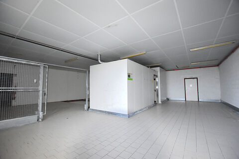   LOCAL COMMERCIAL PLEIN CENTRE : 