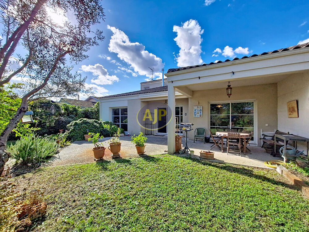 MÉRIGNAC HYPER CENTRE MAISON FAMILIALE DE 185 M² AVEC JARDIN, GARAGE ET POTENTIEL PISCINE