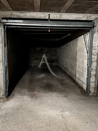  Parking / Garage  vendre 12 m