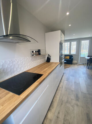  Appartement à louer 5 pièces 80 m²