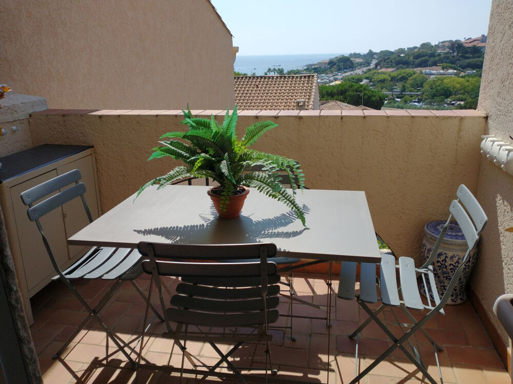 APPARTEMENT 3 PIÈCES DERNIER ÉTAGE VUE MER LES ISSAMBRES