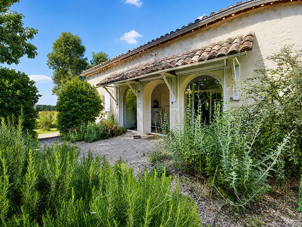 Vente Maison Ensemble immobilier de caractère - Deux maisons, dépendances et superbe vue campagne Montpezat de quercy