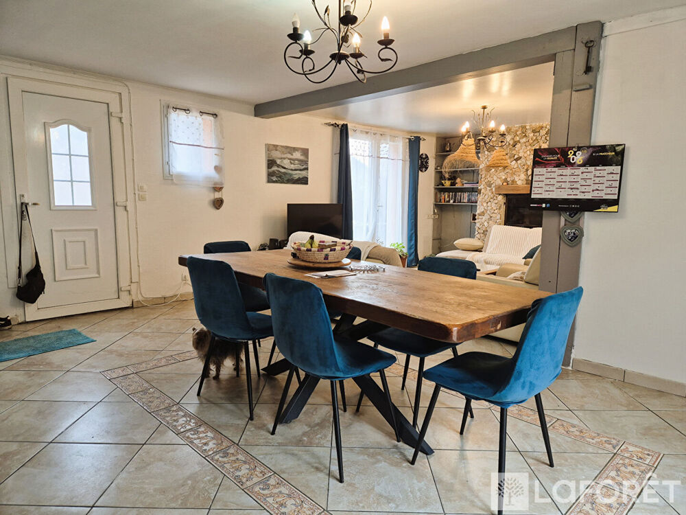 Maison 4 faces avec appartement indépendant - Vue et confort à Casteil