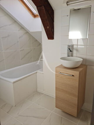  Appartement à louer 2 pièces 37 m²