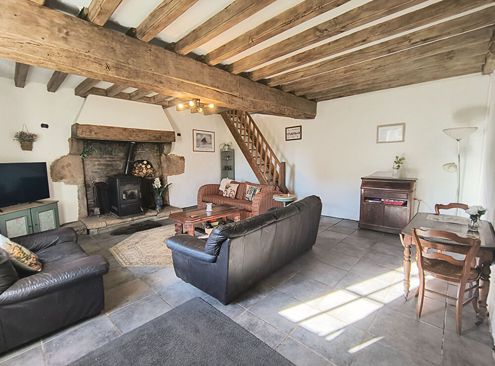 CREUSE - Maison polyvalente de 5 chambres avec piscine, dépendances et possibilité d'aménager un gîte