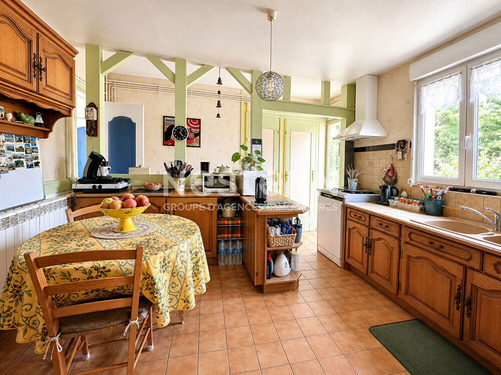 Vente Maison Agréable maison de plain-pied de 98.95 m² à vendre avec 3 chambres, garage, cour et jardin à Lavernat (72500) Lavernat