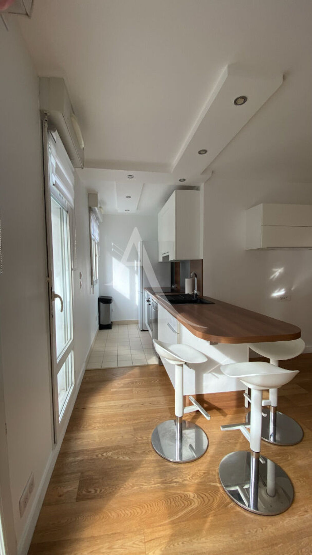 Vente Appartement Appartement ASNIERES _centre ville_8 min gare SNCF _2 pièces - double balcon - parking - cave Asnieres sur seine