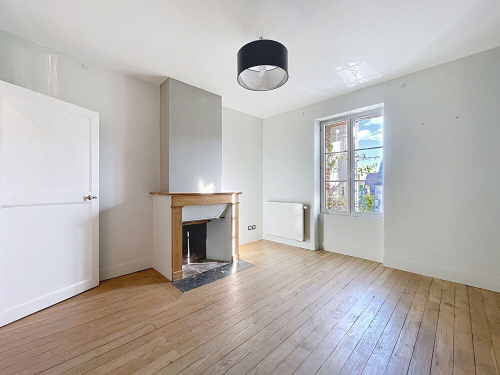 Maison de Maître du XIXème à Dry Loiret, 7 pièces 185 m²