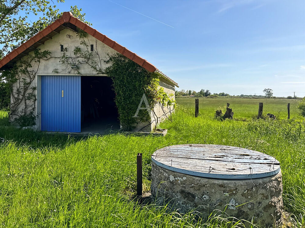 Vente Maison Charmante long�re r�nov�e - 3 chambres + bureau, 2 salles d'eau et d�pendances Le perrier