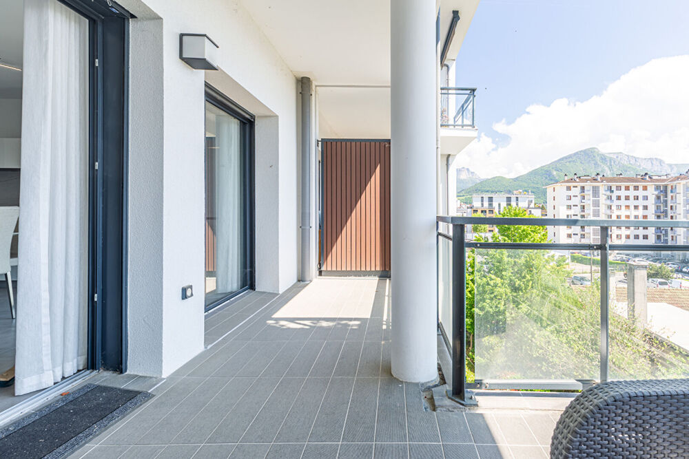 AGENCE IMMOBILIERE LAFORET - EXCLUSIVITE - "LOTUS" - ANNECY - APPARTEMENT TRAVERSANT T4 de 81,93m² - CELLIER - GARAGE en option