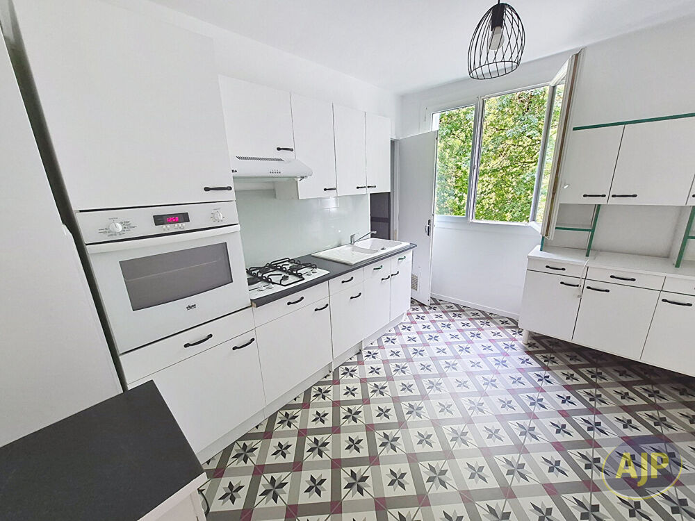 Location Appartement Appartement  3 pièce(s) 62.58 m2 Reze