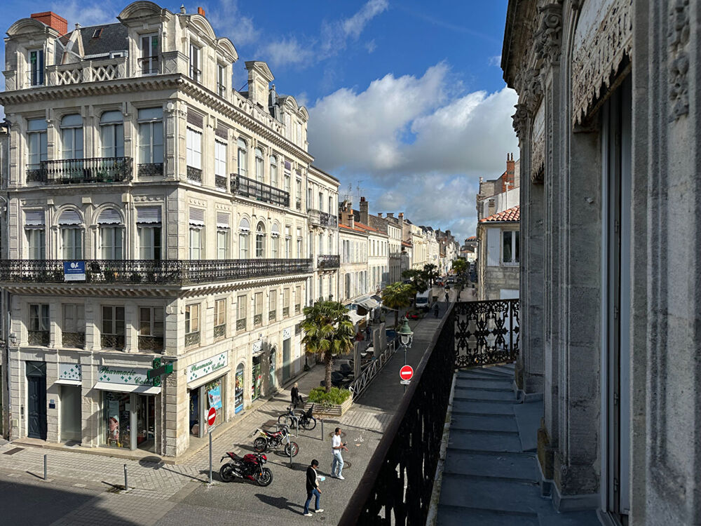 Vente Appartement EMPLACEMENT D'EXCEPTION PLACE COLBERT Appartement Rochefort 2 pièce(s) 59.77 m2 Rochefort
