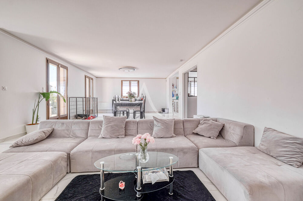 Vente Maison Grande maison familiale rénovée 216 m², 5 chambres, terrain sans vis-à-vis, garage triple Tournan en brie