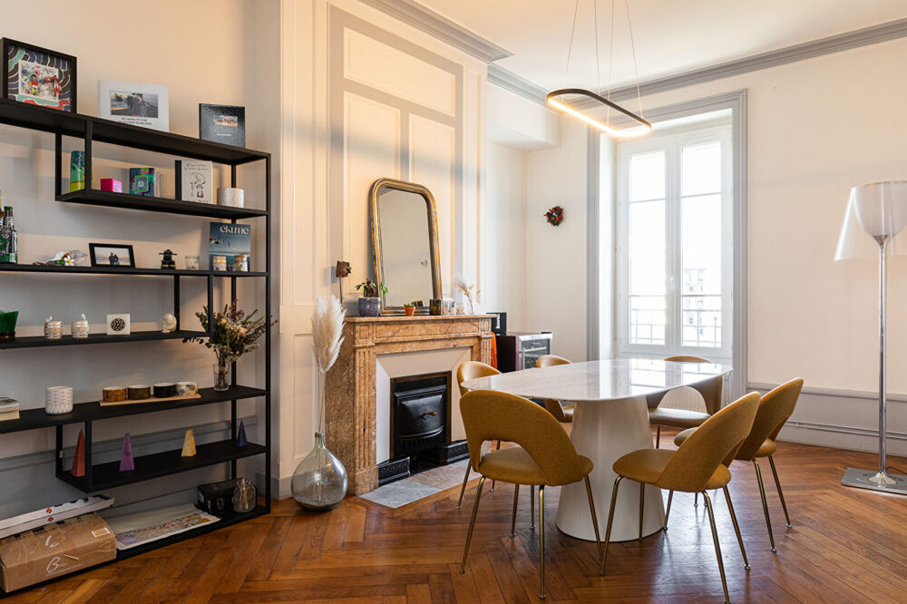 Sublime T4 ancien 107 m2 - 69006 LYON