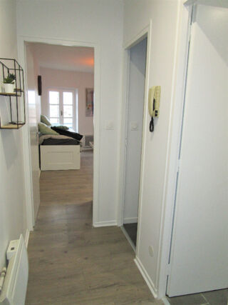  Appartement à louer 1 pièce 25 m²