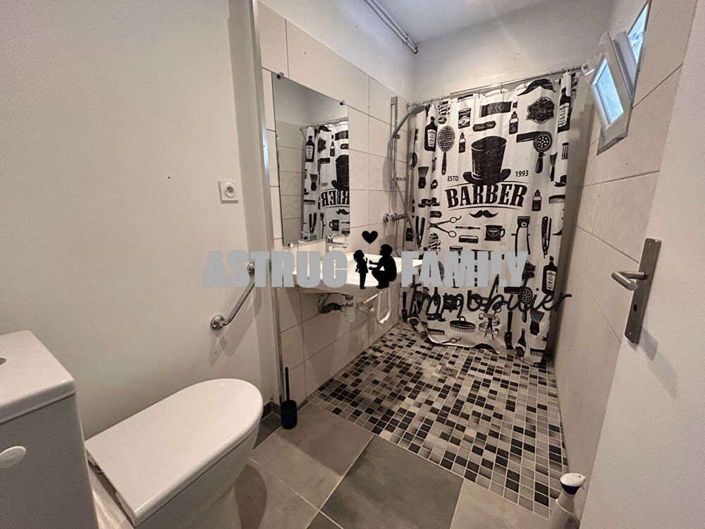 Vente Maison AIGUES MORTES - RARE - MAISON DE VILLE AU COEUR DE LA CITÉ AVEC 2 APPARTEMENTS COUR ET GARAGE Aigues mortes