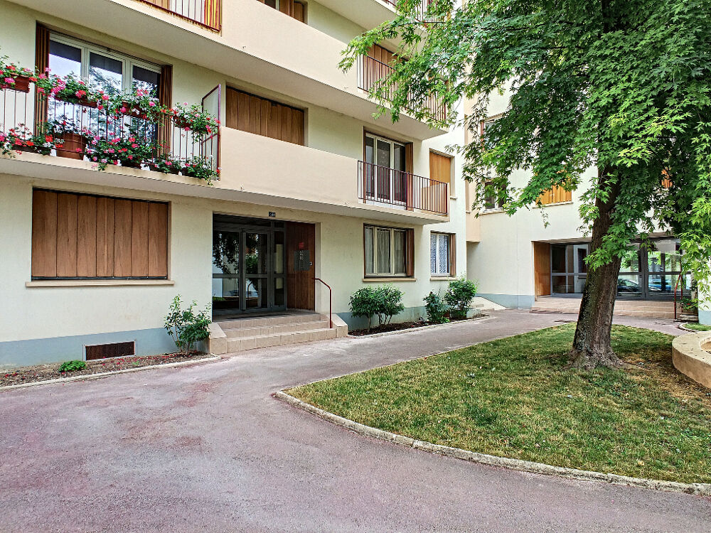 Location Appartement APPARTEMENT CHALONS EN CHAMPAGNE - 1 pièce - 28.57 m² Chalons en champagne