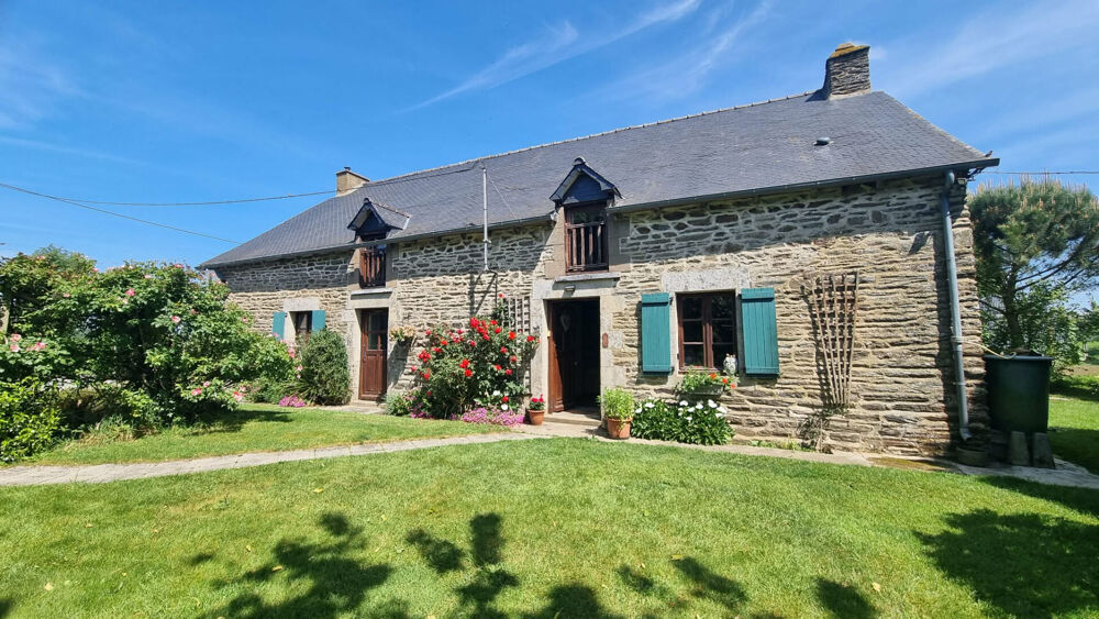 CÔTES D'ARMOR Spacieuse maison de 6 pieces, belle jardin / terrain 8000m2, à proximité d'une ville active