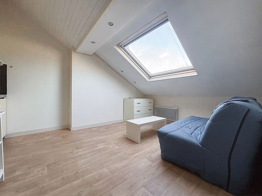 A vendre - Studio de 13 m² carrez et 18 m² au sol - Libre de locataire - Angers Place de la Visitation / proche Gare