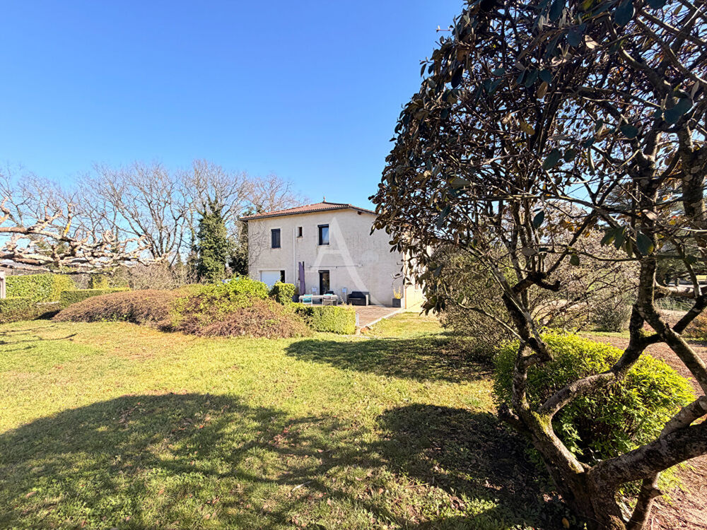 Vente Maison Maison avec vue dégagée, piscine, 5 chambres Parnac
