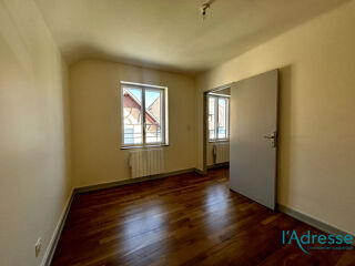  Appartement à louer 3 pièces 64 m²