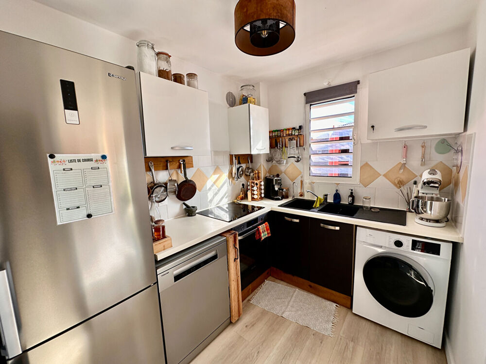 Vente Appartement PLATEAU CAILLOU :  APT T3  2 parkings, résidence avec ascenseur Saint paul