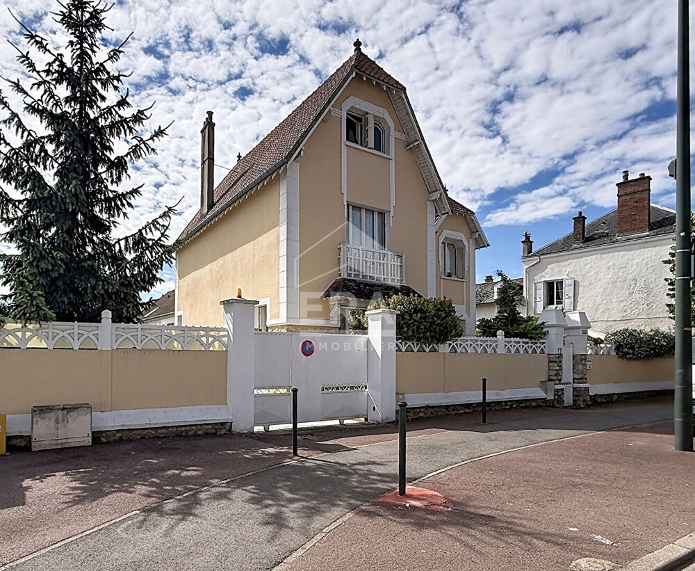 Maison d'exception à vendre à Etampes 7 pièce(s) 220 m2