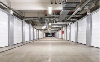  Parking / Garage à louer 1 pièce 25 m²