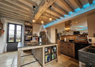  Maison  vendre 6 pices 242 m