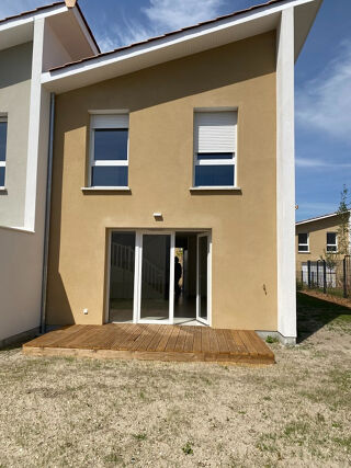  Maison à louer 4 pièces 87 m²