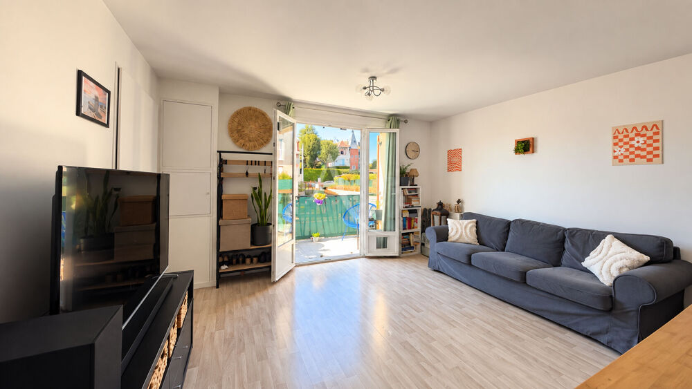 Appartement Villenoy proche gare - F2 - balcon et place de stationnement - dernier étage.