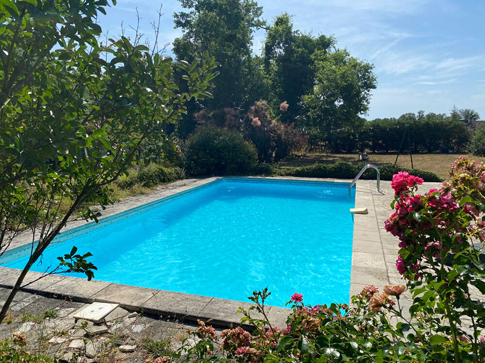 Vente Maison Maison Limeyrat 4 pièce(s) 125 m2 Limeyrat