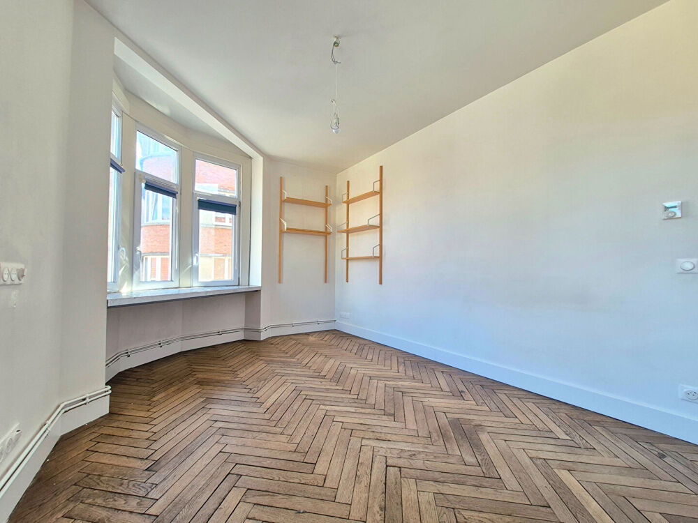 Vente Appartement LILLE REPUBLIQUE / MOLINEL : JOLI TYPE 2 LUMINEUX DE 40M² AVEC CHARME ET CACHET Lille