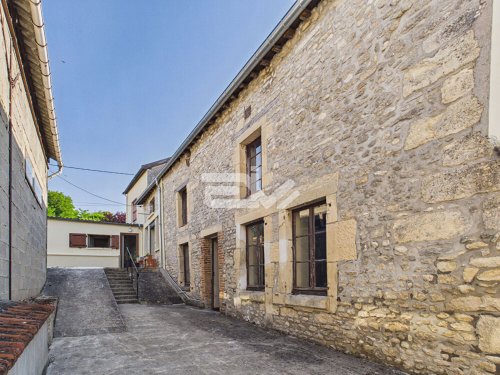 A 8 km de Fismes 51170 - bel ensemble immobilier