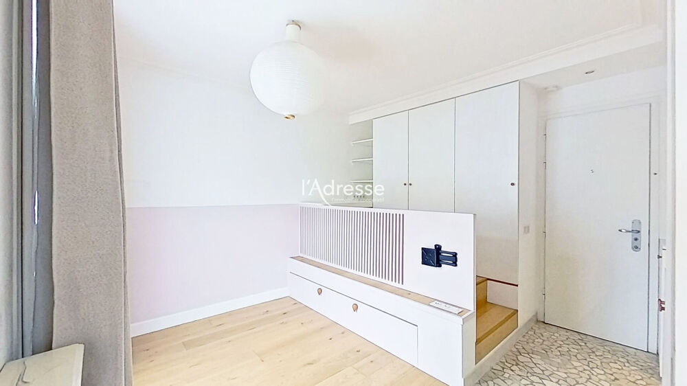 Vente Appartement Studio de 22 m2 en étage élevé avec Balcon/Terrasse ! Paris 15