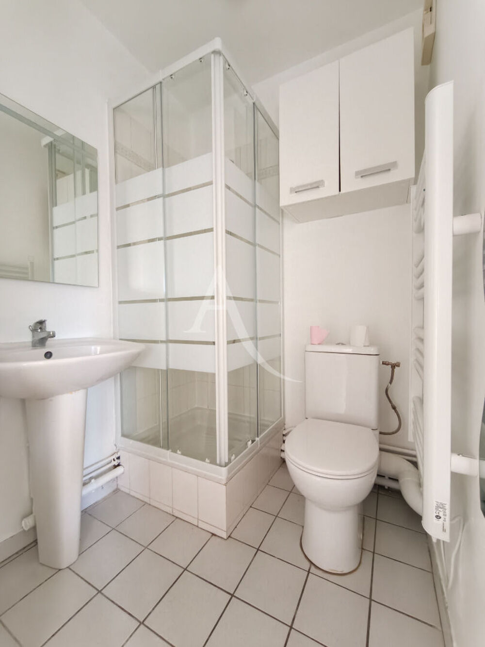 STUDIO RÉNOVÉ 29m² + PARKING - CERGY LE HAUT GARE
