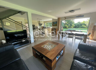  Maison � vendre 6 pi�ces 204 m�