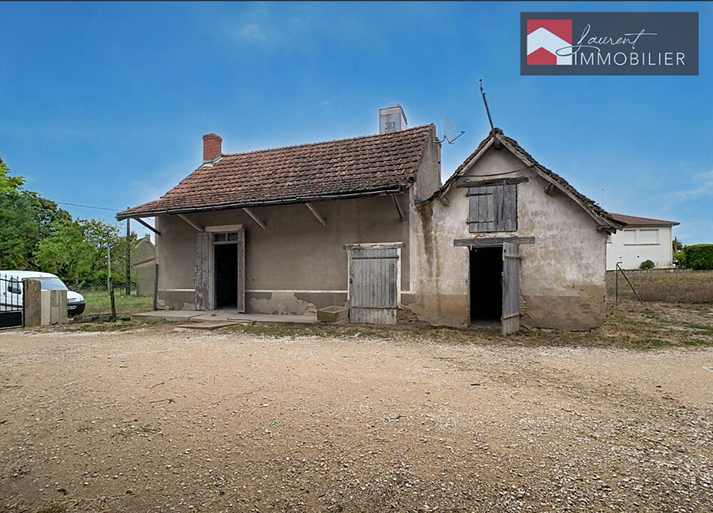 Simandre - Ensemble immobilier avec maison, grange et nombreuses dépendances - 212 000