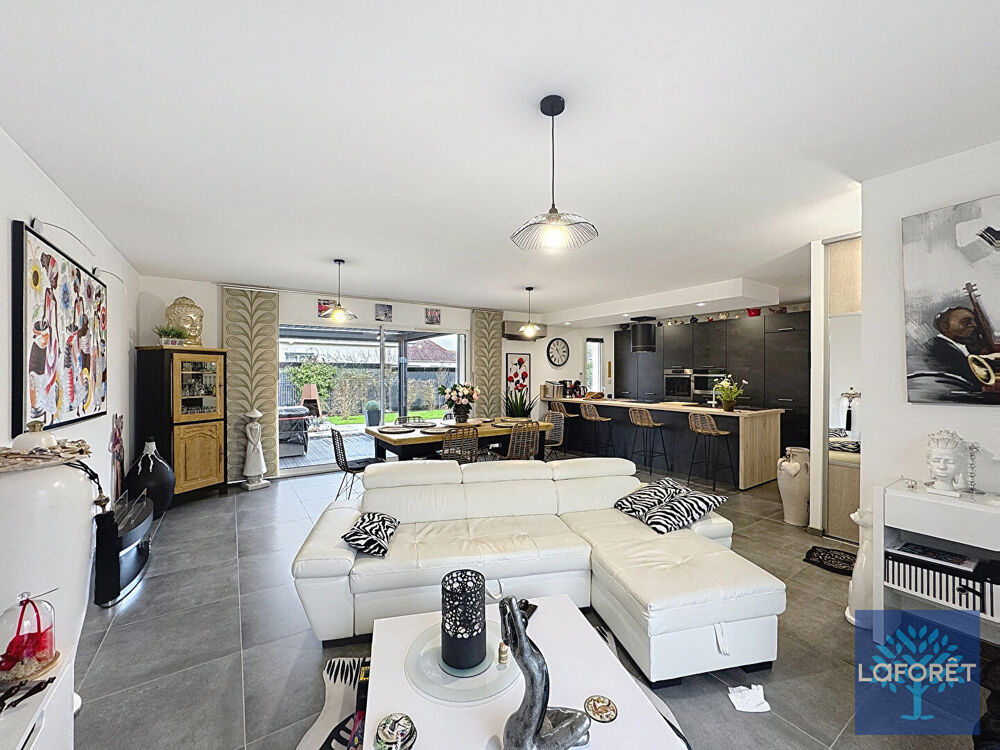 Maison contemporaine Menneval 5 pièce(s) 113 m2