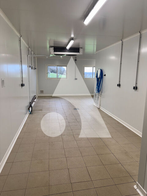   Local commercial HOUEVILLE 96,8 m² 